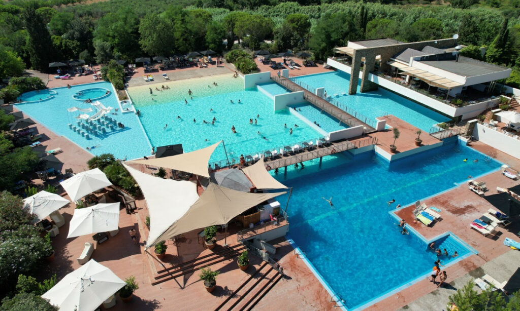 Camping Village Rochette Toscane zwembaden