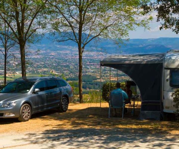 staanplaatsen op camping barco reale in toscane
