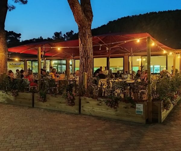 restaurant op camping del forte in toscane