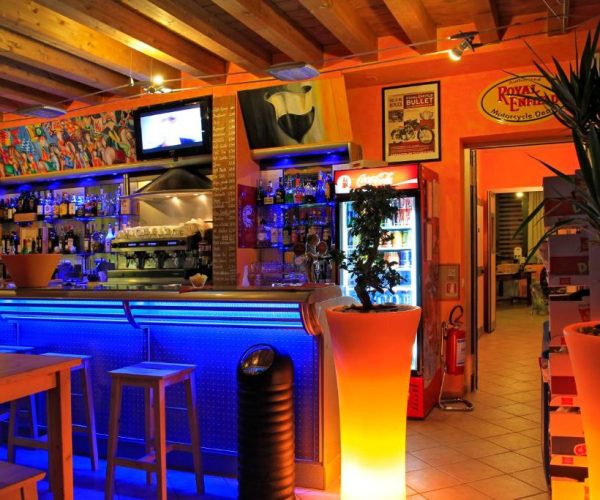 de bar van camping siena colleverde in toscane vlakbij het centrum van siena